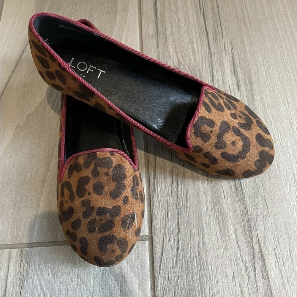 Ann Taylor Loft Round Toe Leopard Flats Size 7.5
